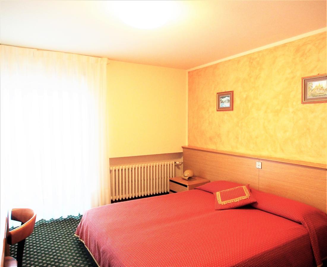 Hotel Belvedere Роана Экстерьер фото